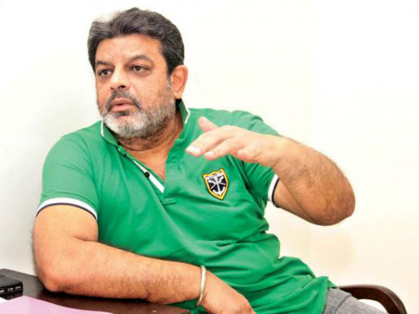 పోలీసులకు ఫిర్యాదు చేసినా పట్టించుకోవడం లేదు