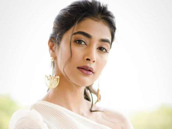 Pooja Hegde Says NO to Varun Tej and Harish Shankar Pooja Hegde Says NO to Varun Tej and Harish Shankar