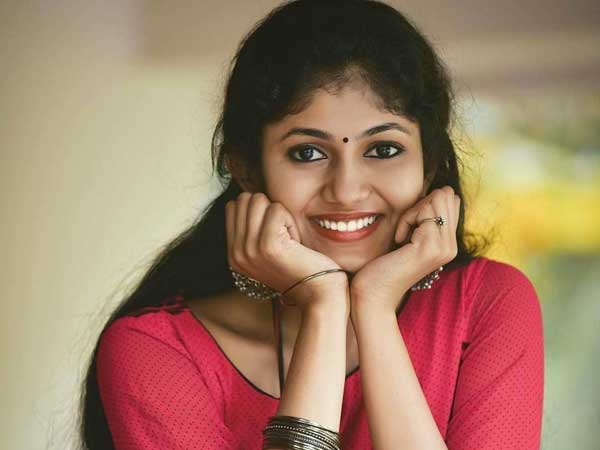 కొందరి సపోర్ట్.. నెట్టింట హల్చల్