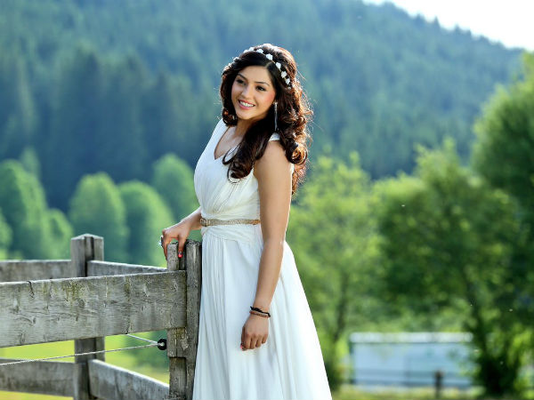 Nandamuri Balakrishna romance with young heroine Nandamuri Balakrishna romance with young heroine
