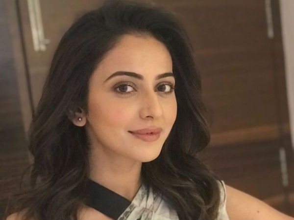 తోడేళ్ల మధ్య విసిరేయండి అంటూ