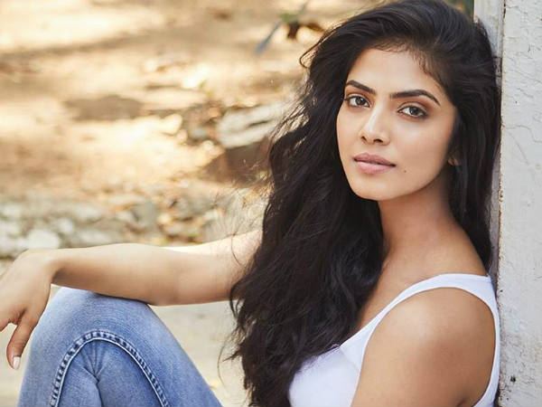 హీరోయిన్ మాళవిక మోహనన్ గురించి