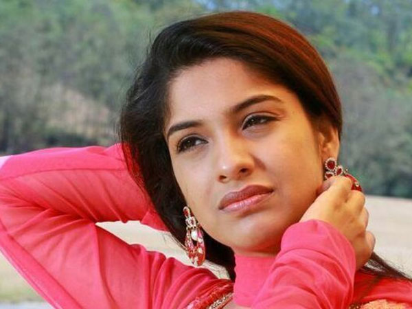 మెట్రో అధికారులతో పోలీసుల ఆరా