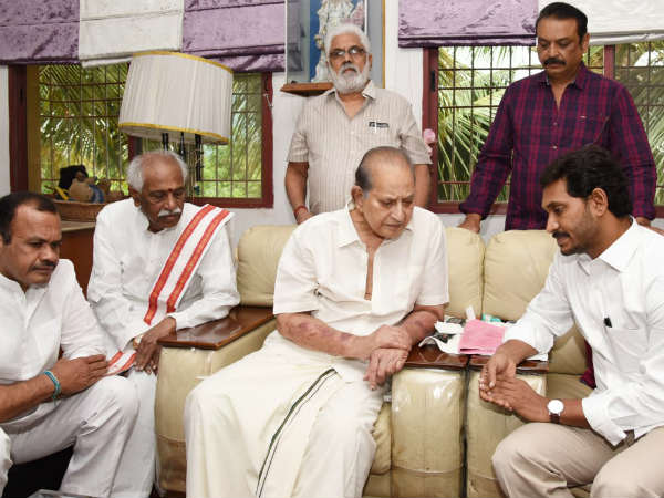 తెలుగు సినీ పరిశ్రమకు తీరని లోటు