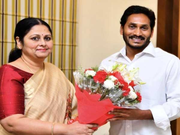 వైఎస్ జగన్ నిర్ణయంతో