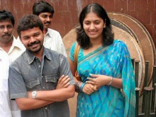 ఝాన్సీతో ప్రేమ, పెళ్లి