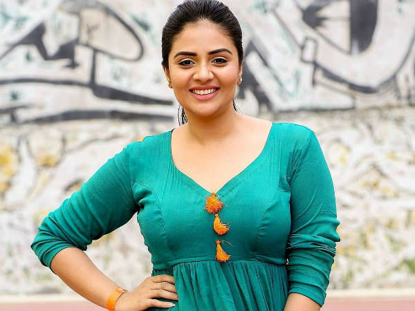 శ్రీముఖి వర్సెస్ లాస్య?