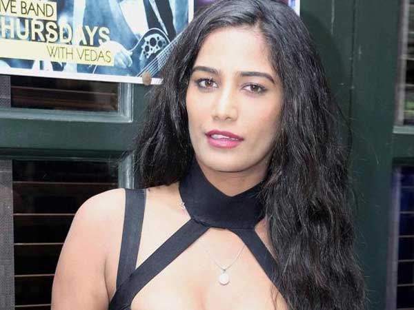సంపాదనే లక్ష్యంగా బూతు వీడియోలు