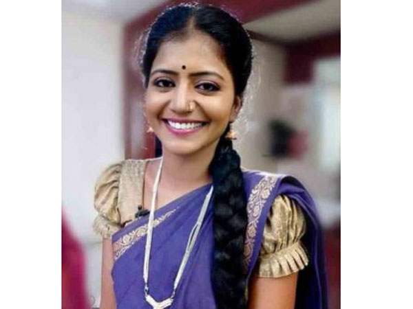 అప్పుడు యాంకర్ శ్యామల.. ఇప్పుడు యాంకర్ సావిత్రి