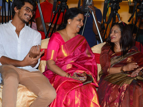 వాళ్ల నాన్న పేరు నిలబెడతాడు