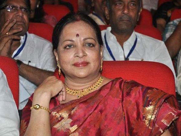 విజయ నిర్మల మరణానికి అసలు కారణం.. అందుకే తిరిగిరాని లోకాలకు..