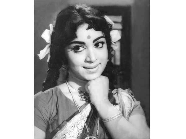 విజయ నిర్మల ఆడపులిలా
