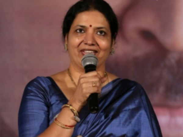 వాళ్లు సైకోలే, నేను క్లాసు రూములో సెక్స్ చూపొద్దని చెప్పా: జీవిత