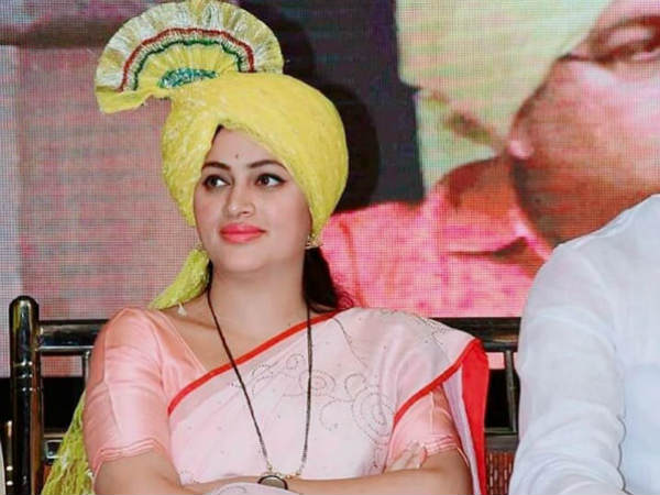 యోగా శిబిరంలో రవి రాణాతో పరిచయం