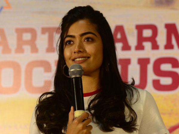 రివ్యూలు చదువుతుంటే..