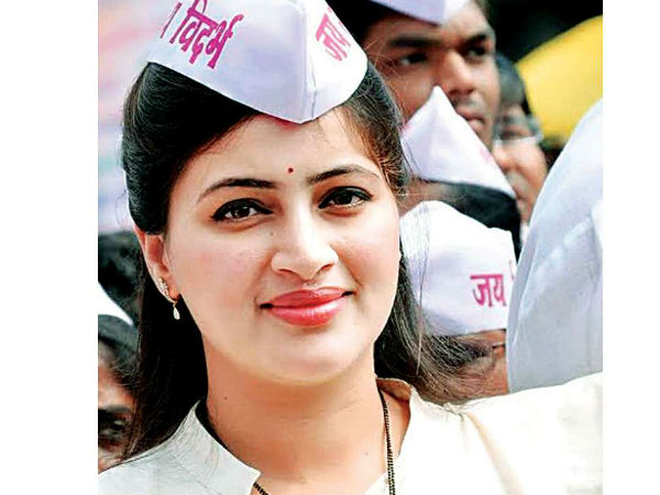 నా భర్తను చూసి రాజకీయాల్లోకి..