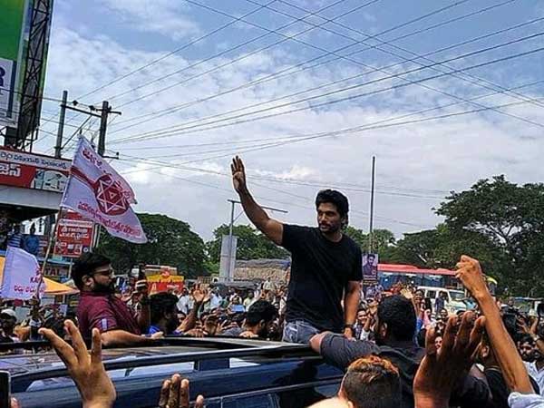 Fans Warm welcome to Stylish Star Allu Arjun Fans Warm welcome to Stylish Star Allu Arjun
