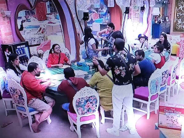 చిన్నపిల్లల్లా ఇంటి సభ్యులు