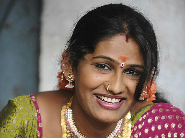 నిషేధించాలంటూ పోరాటం