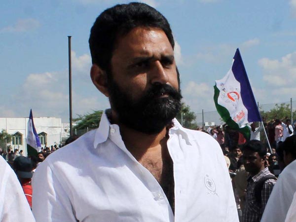 మంత్రి కొడాలి నాని, మామ నార్నే సూచన