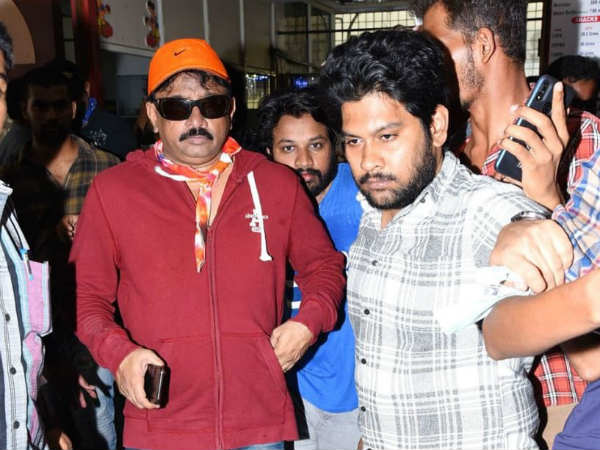 వరుస ట్వీట్లతో అలజడి చేస్తూ