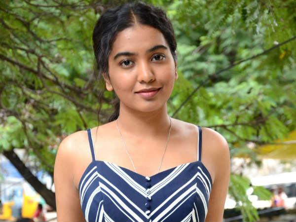 గుహ దగ్గర డ్రెస్ మార్చుకున్నా