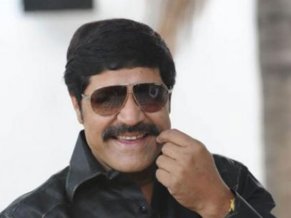 'దొరబాబు' షూటింగ్ సమయంలో శ్రీహరి గారు కొట్టారు