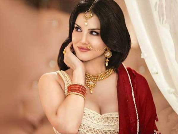 షూటింగ్ కి ఆలస్యం.. మాటలు పడక తప్పటం లేదు