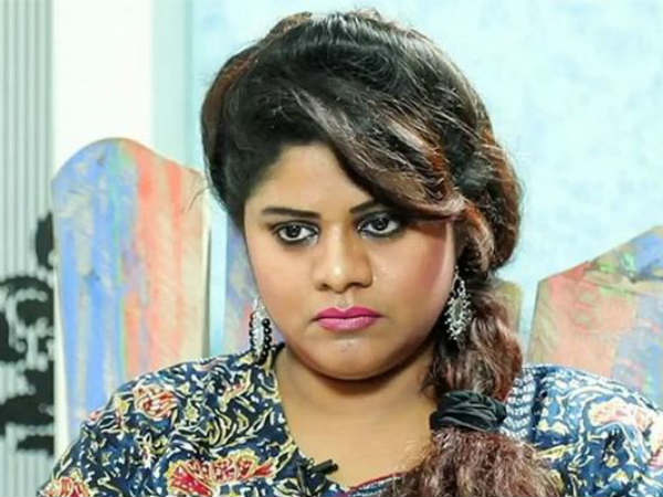 శ్రీరెడ్డిని కూడా అడిగారు.. బిగ్ బాస్ కాదు.. బ్లూ ఫిల్మ్స్ చేసుకోండి: శ్వేతా రెడ్డి