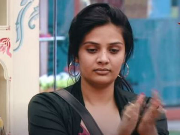 గొడవకు కారణం శ్రీముఖి?