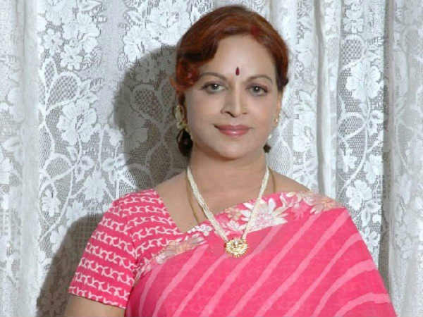 Paruchuri Gopala Krishna Remembers Vijaya Nirmala Paruchuri Gopala Krishna Remembers Vijaya Nirmala
