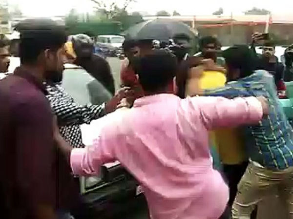 Kannada Actor Huccha Venkat brutally thrashed by unruly crowd Kannada Actor Huccha Venkat brutally thrashed by unruly crowd