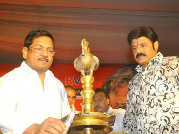 ఖాకీ డ్రెస్సులో బాలయ్య.. ఓ రేంజ్ డెడికేషన్