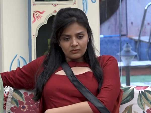 అశురెడ్డికి శ్రీముఖి కౌంటర్