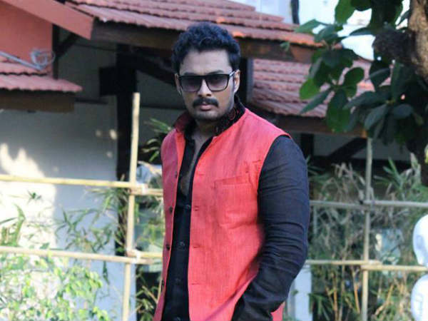 ఎవరీ మధు ప్రకాష్