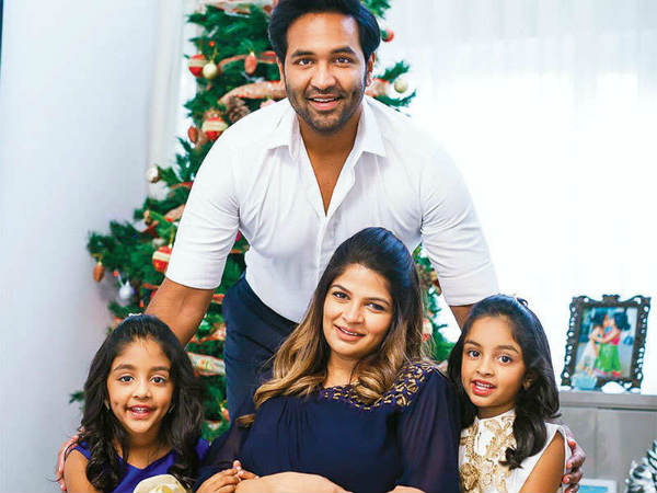 ఇప్పటికే ముగ్గురు పిల్లలు