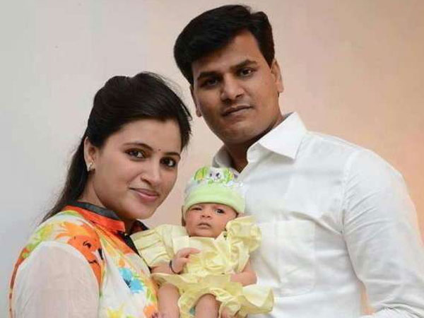 పొలిటీషియన్తో వివాహం