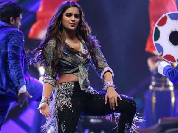 SIIMA awards 2019 complet list: Nidhi Aggarwal and Chiranjeevi goes crazy SIIMA awards 2019 complet list: Nidhi Aggarwal and Chiranjeevi goes crazy