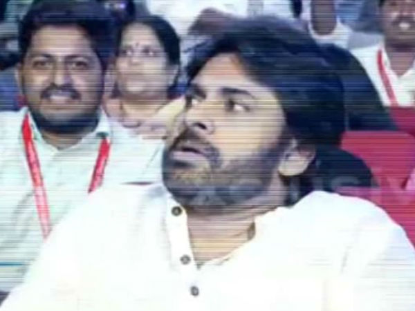 Pawan kalyan Reach Chiranjeevi Birthday Function Pawan kalyan Reach Chiranjeevi Birthday Function