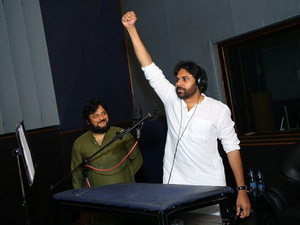 ఒకే ఫ్రేమ్లో చిరు, పవన్.. అంతా షాక్