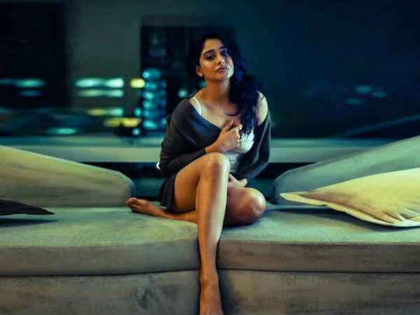 లెస్బియన్గా నటించడంపై