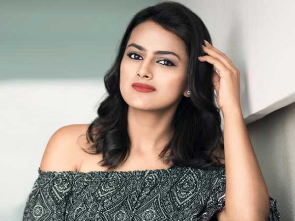 లైంగిక వేధింపులు ఎదుర్కొన్న యువతి