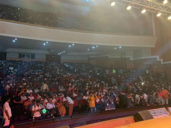 భారీగా తరలి వచ్చిన ఫ్యాన్స్