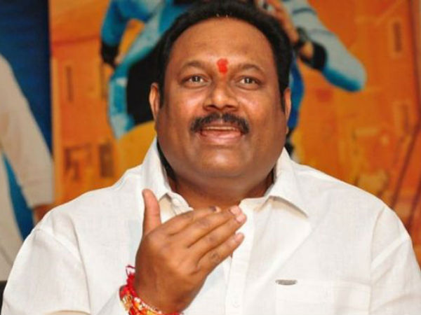 జర్నలిస్టుల కోసం రూ.10 లక్షలు విరాళం