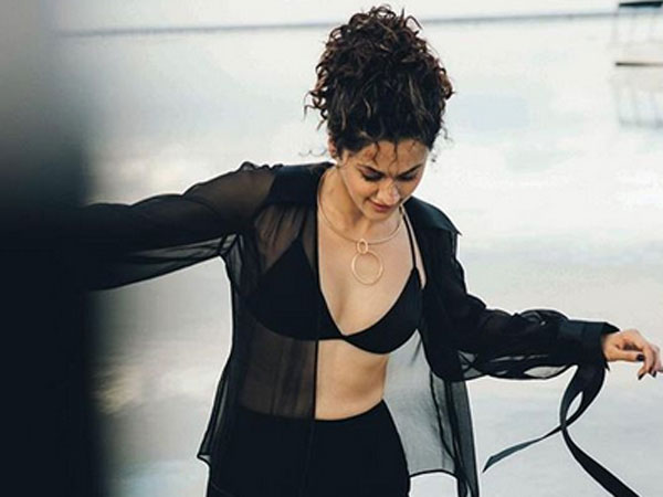 Taapsee Pannu cleavage show.. Fans Fidaa Taapsee Pannu cleavage show.. Fans Fidaa