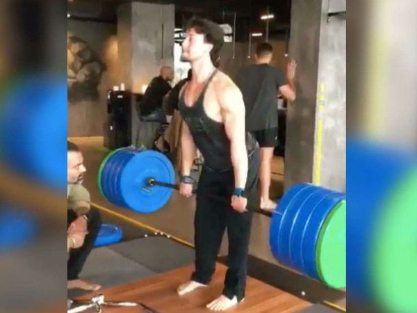 Tiger Shroff lift massive 200 kgs Tiger Shroff lift massive 200 kgs