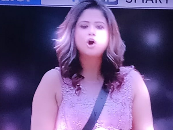 ఇరుకున పడ్డ యాంకర్