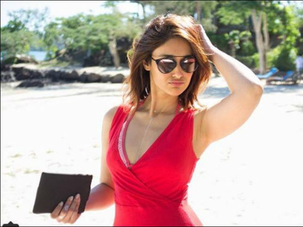 వాట్ ఎ మూమెంట్!.. నెటిజన్ల కామెంట్స్