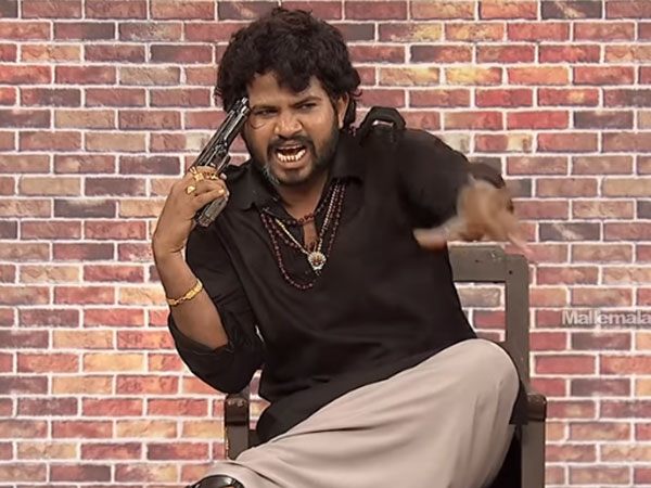 హైపర్ ఆది హల్చల్.