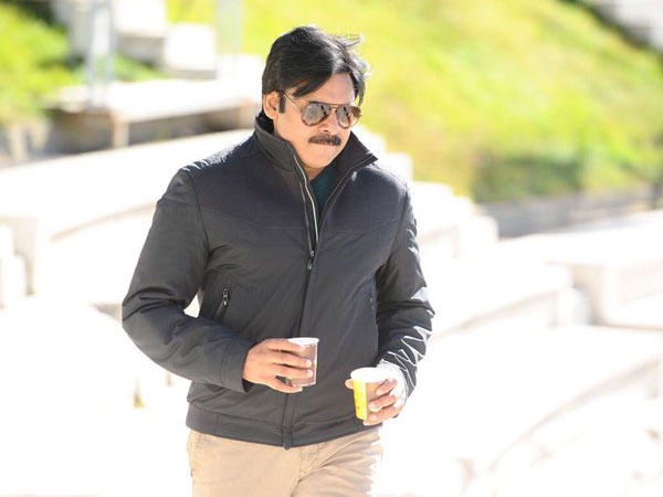 ఎంట్రీ అదిరిపోవాలనుకుని...
